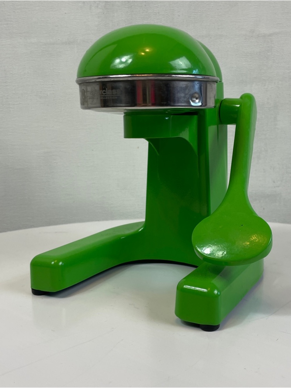 Vintage Style Citrus Juicer by Masterclass Premium Collection